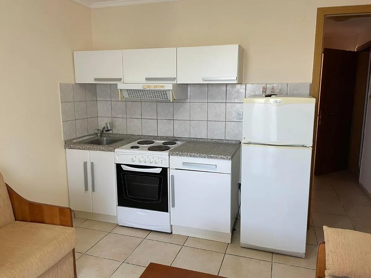 Calypso Hotel Сиври